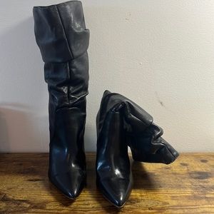 Black boots in very good condition 👸